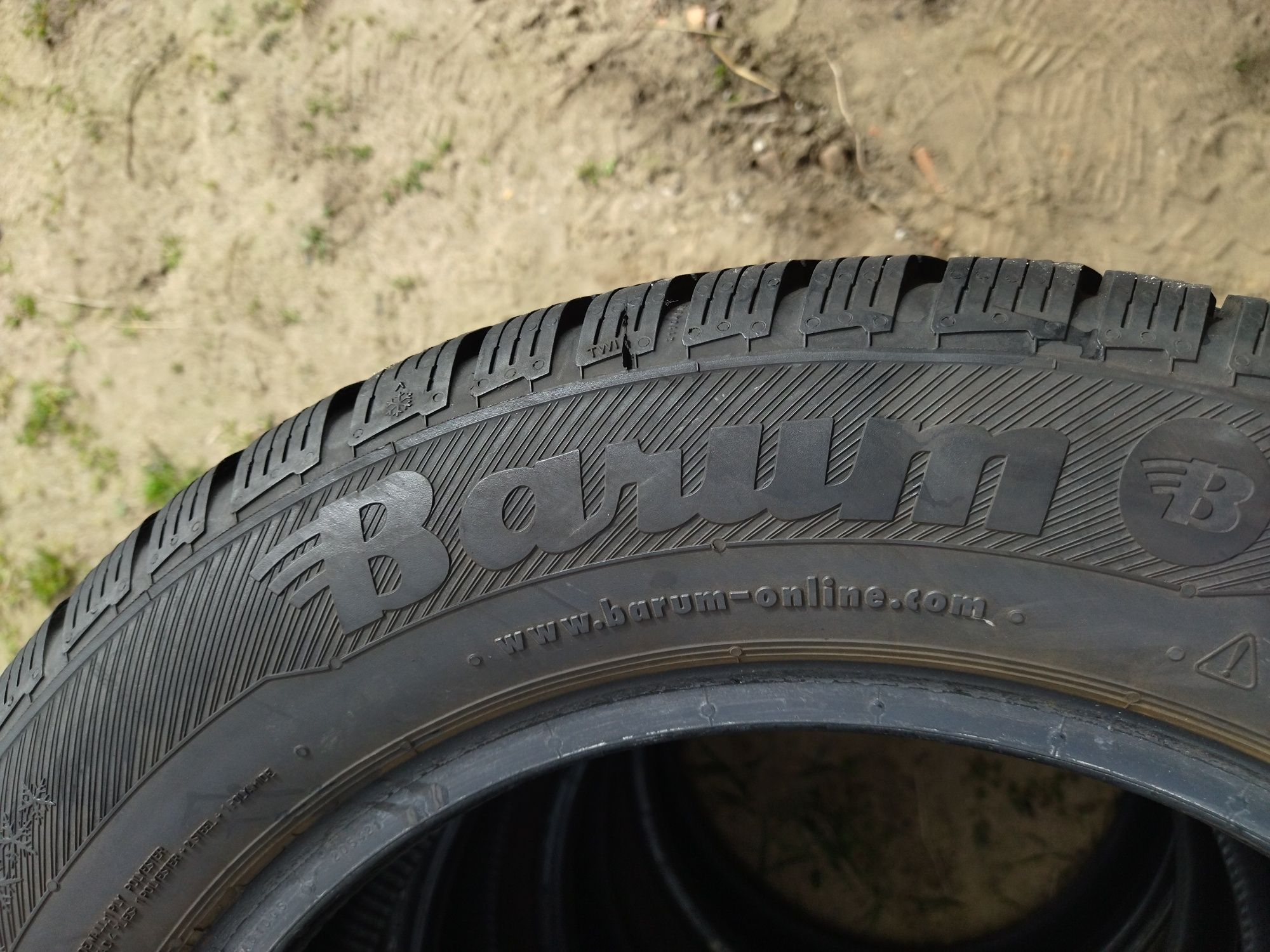 Opony zimowe 175/65R15 Barum