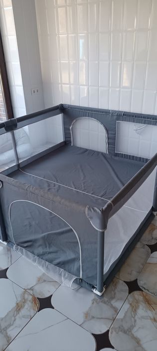 Манеж дитячий. Якісний, а гарному стані.