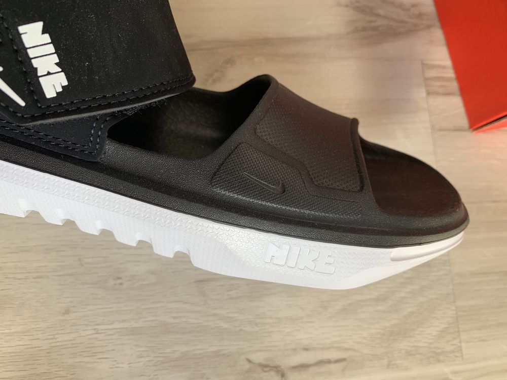 Сандалии Nike 24 cm