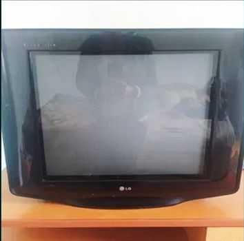 Телевизор LG Ultra Slim 21SA2RG-Z4