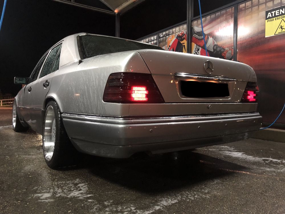 Mercedes-Benz 250d Turbo