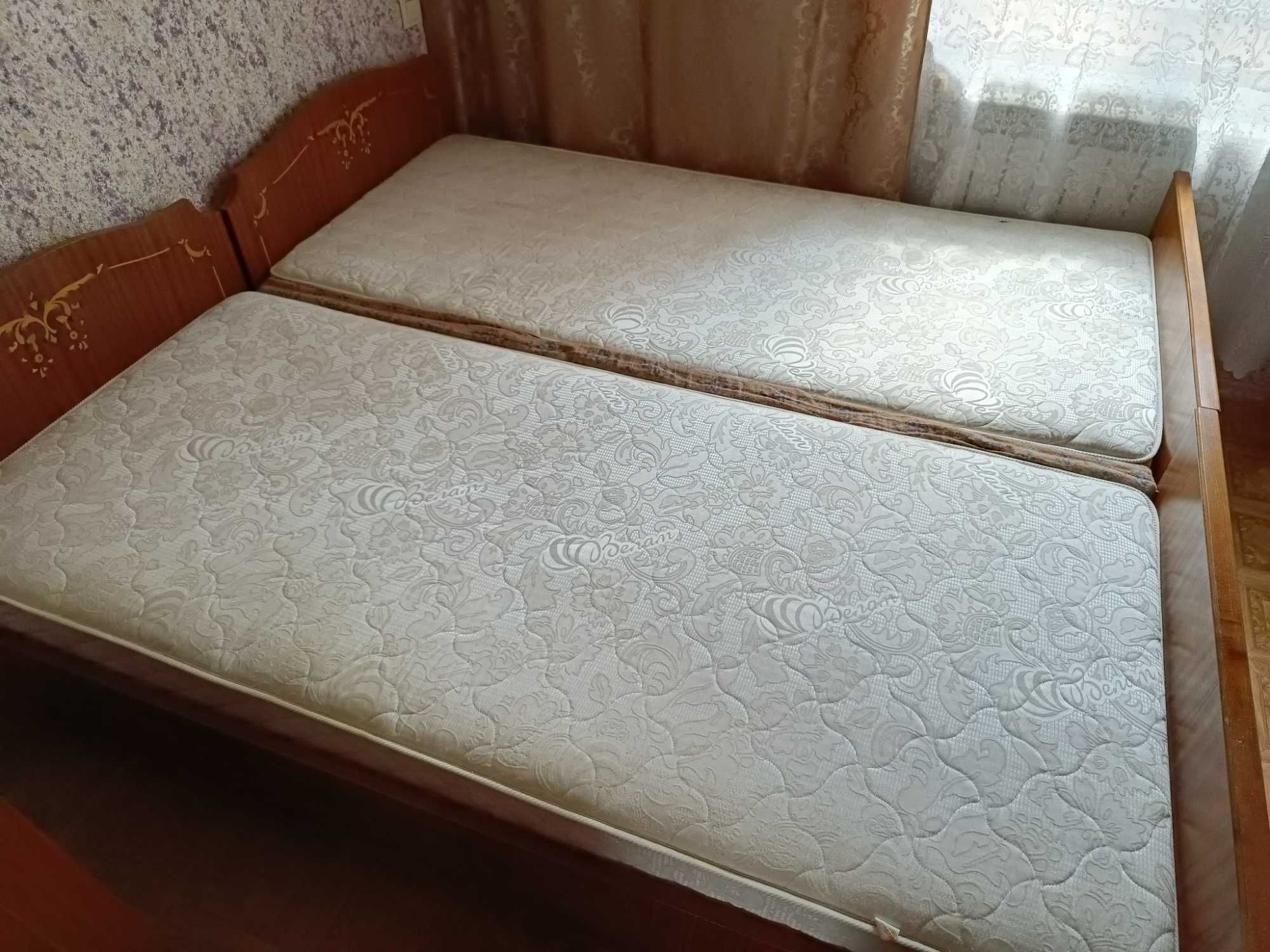 Ліжко двоспальне