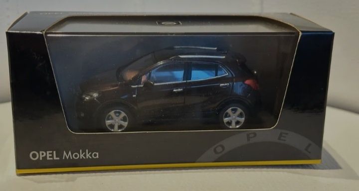 Modelik Opel Mokka 1:43 brązowa minichamps