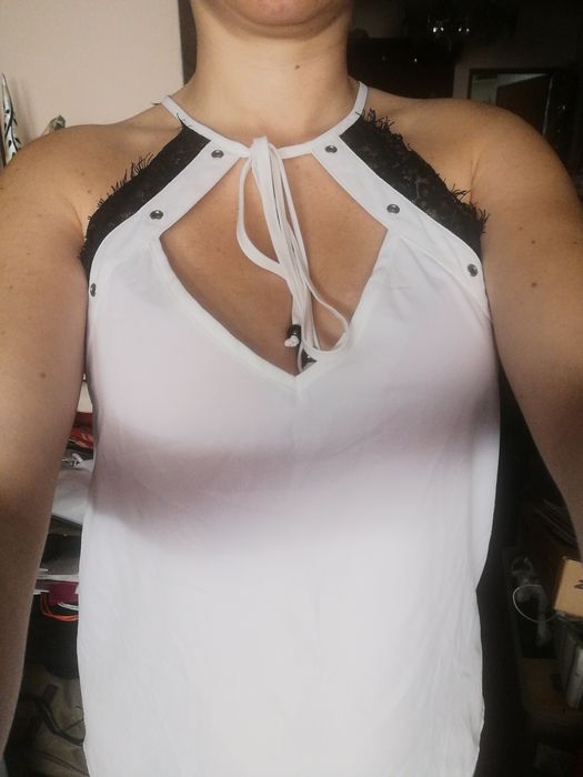 Top branco com renda  tamanho S