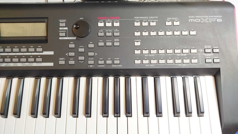 Синтезатор YAMAHA moxF6