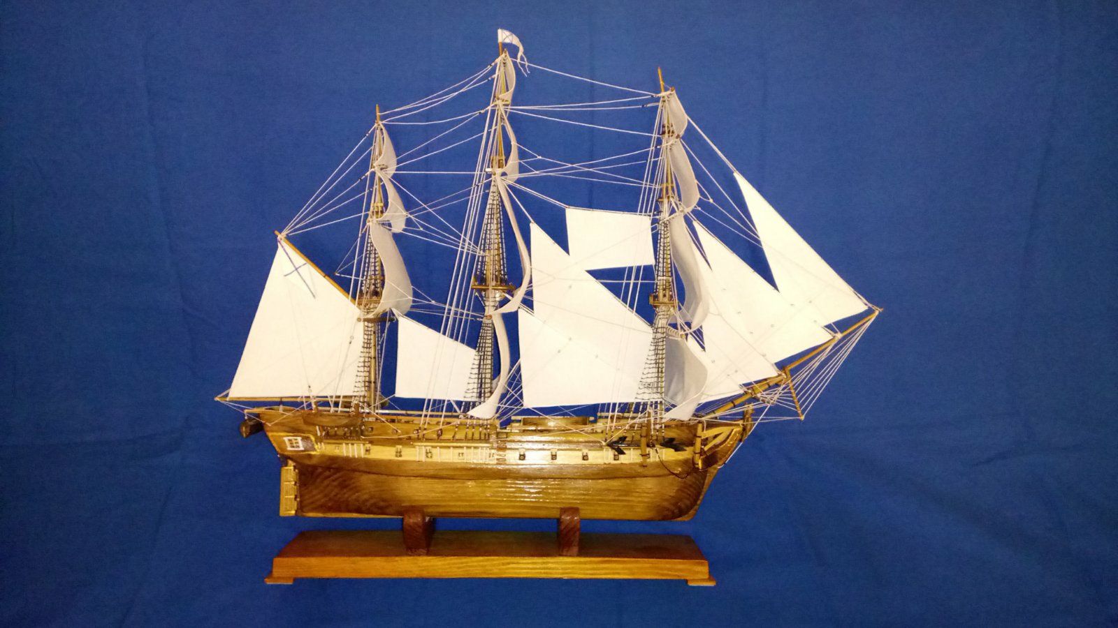 Деревянная модель корабля "Восток"