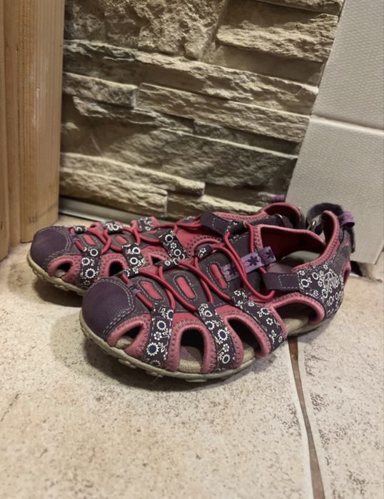 Rozowe buty geox