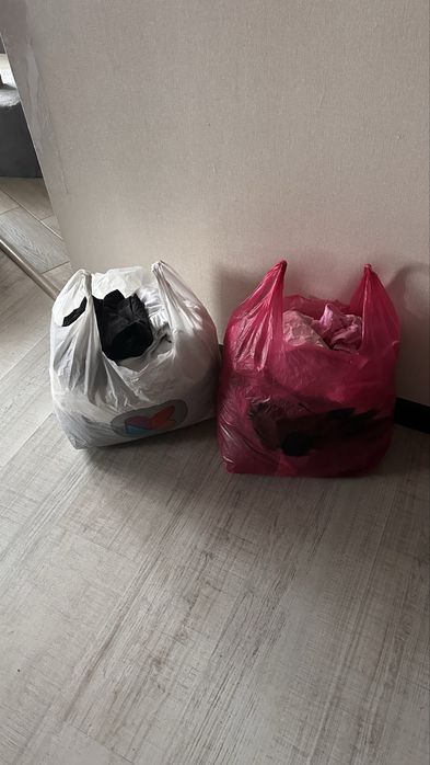 два пакета женской одежды