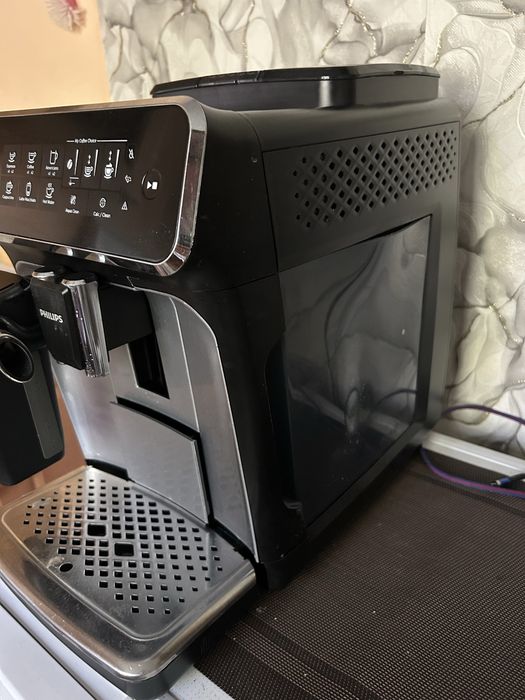 Кавоварка PHILIPS Latte Go 3200