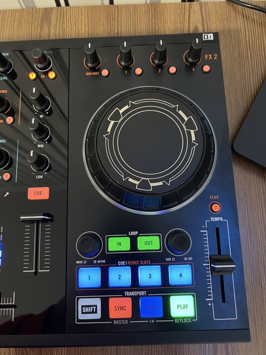 Native Instruments Traktor Kontrol S2 MK2  Dj Контроллер