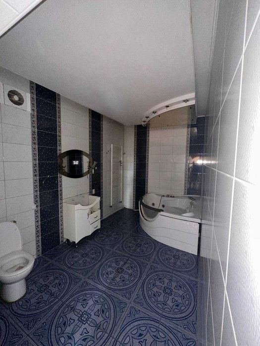 Продається 1/4 частина будинку, 266 м², біля Озерянки