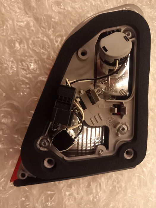 Lampa tylna w klapę bagażnika, prawa, tył, Opel Astra J 2015 ABV