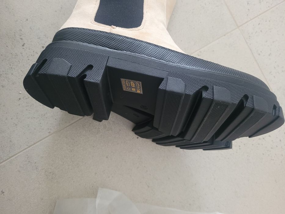 Nowe damskie buty sztyblety r 39