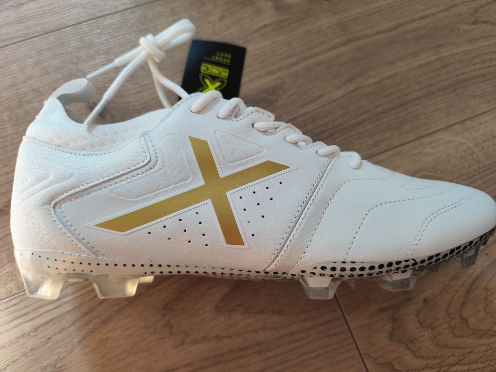 Buty piłkarskie Munich Trick FG blanco męskie korki lanki 28 cm