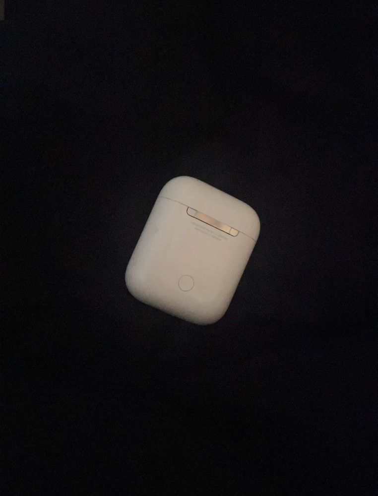 AirPods 2 (оригінал) з кейсом • A2031 A2032