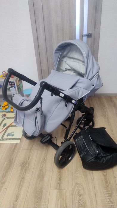 Коляска, візок дитячий