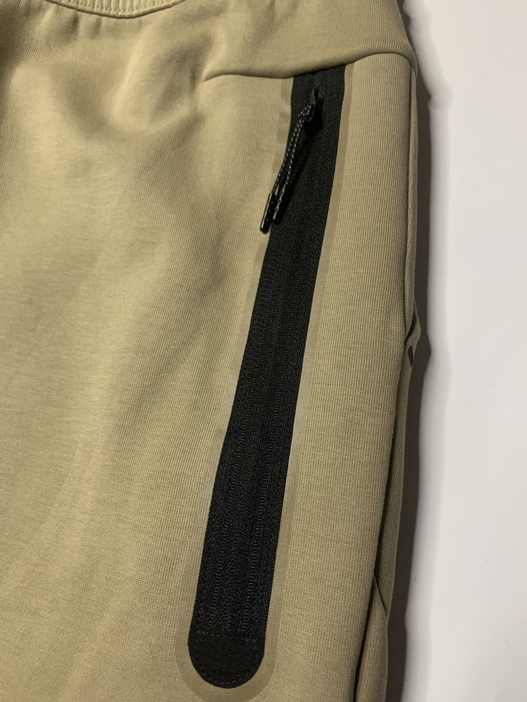 Оригінал! Штани Nike tech fleece joggers olive DX0581-247