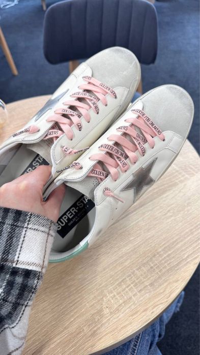 Продам нові жіночі кеди