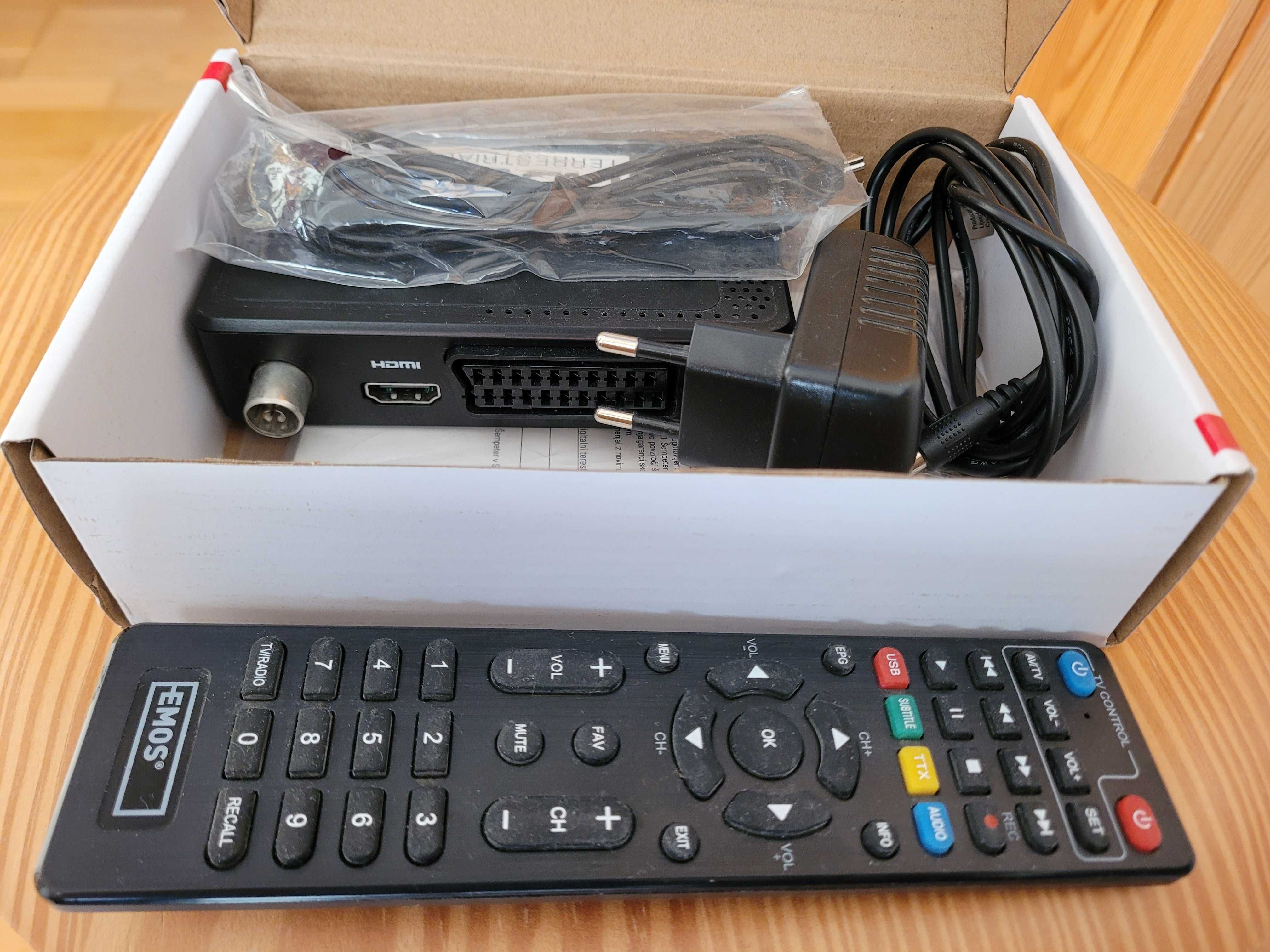Tuner telewizji cyfrowej DVB T2 HEVC EMOS EM190-L