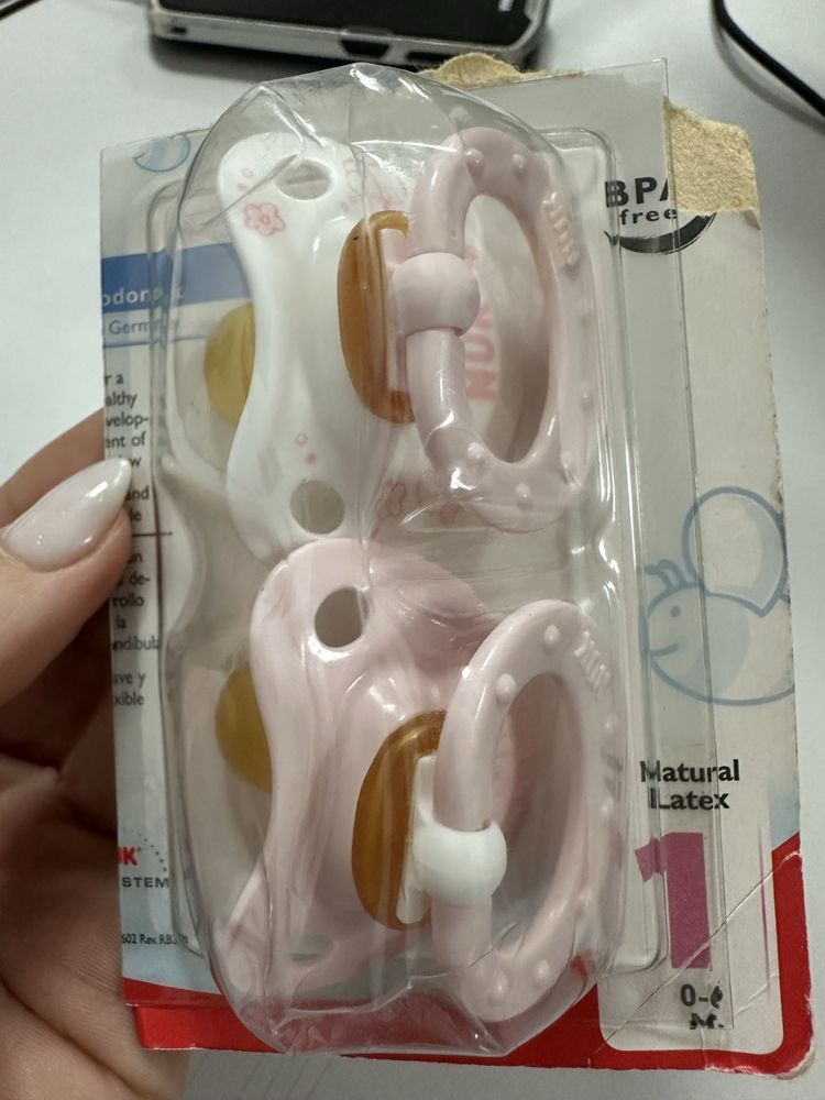 Продам пустушки nuk