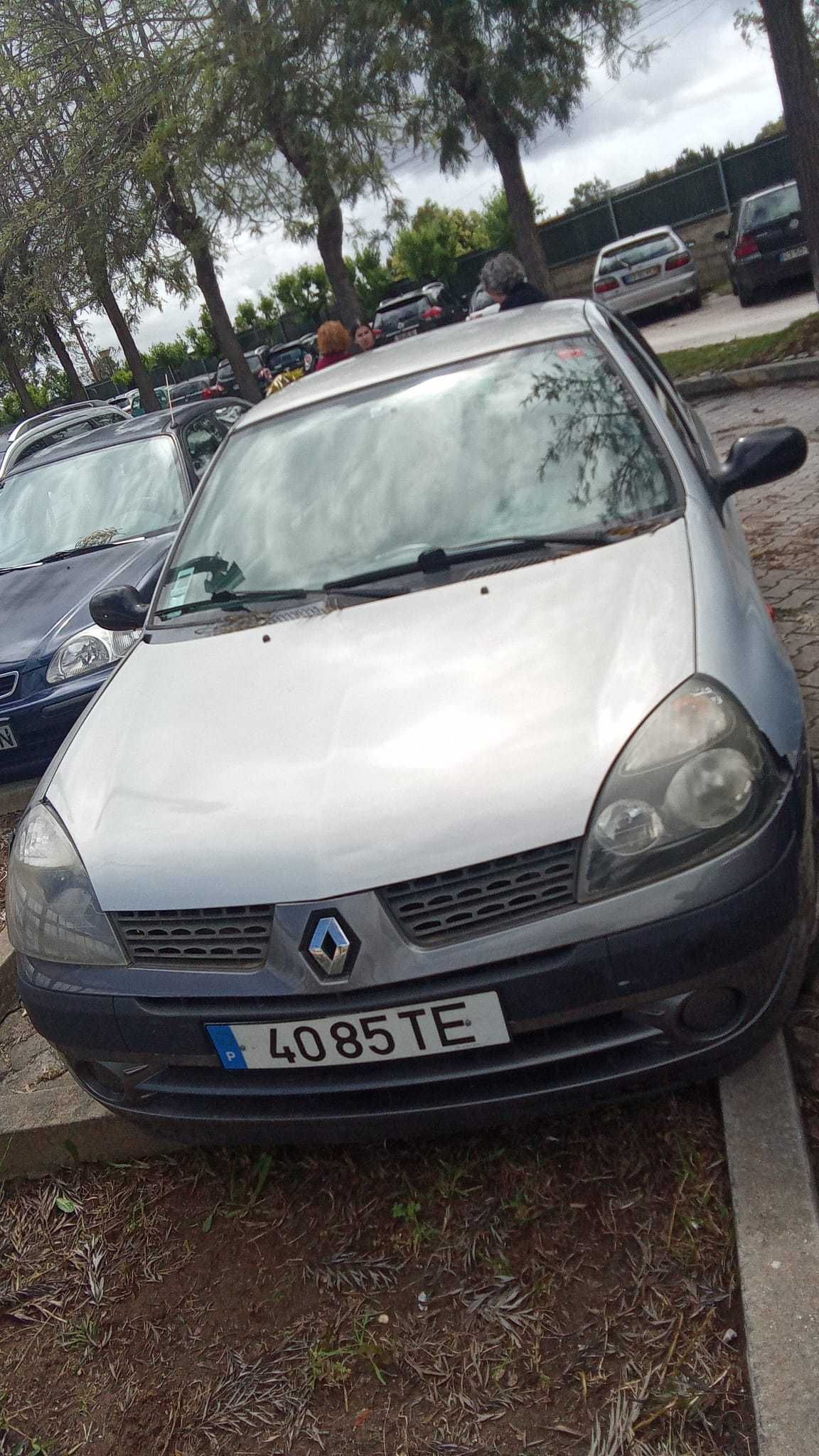 Renault Clio carro muito bom