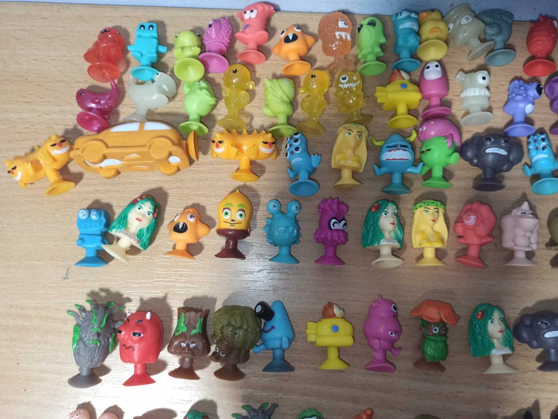 Стікез  Stikeez 320 штук