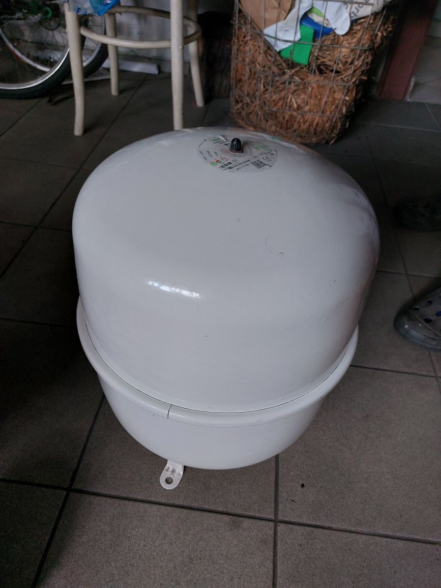 Bojler 35l. Prawie nowy