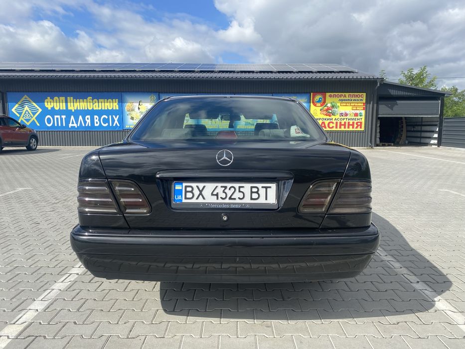Mercedes-benz E200/ продам лупатого