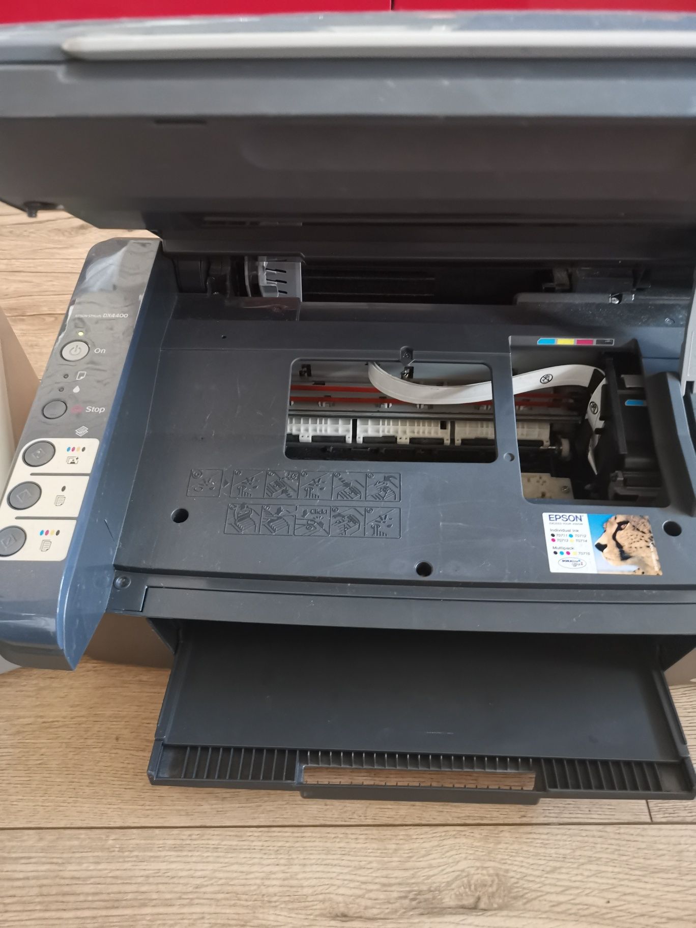 Dwie drukarki Epson DX4400 i HP F370