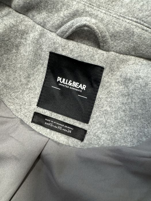 Пальто pull&bear сірого кольору