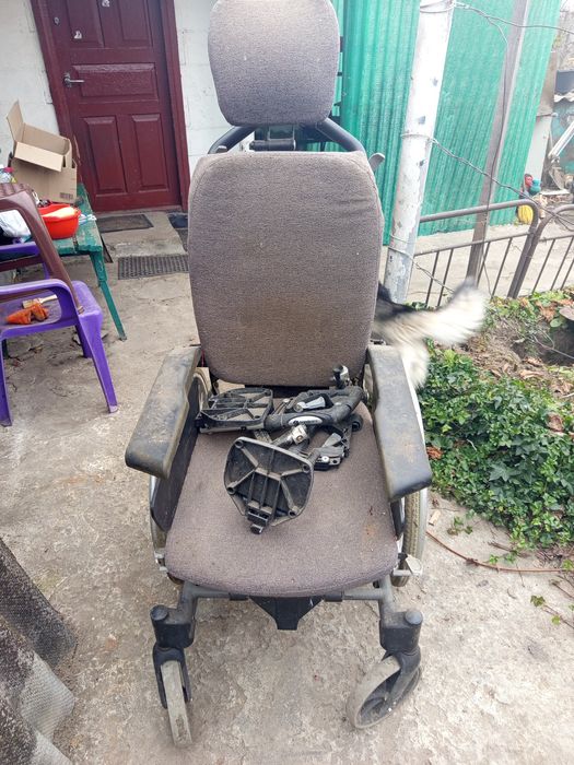 Отдам инвалидную коляску