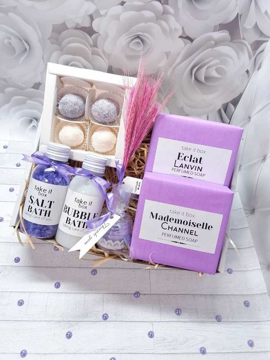 Подарунковий набір для дівчини, жінки на свято/День народження/Бьюти б