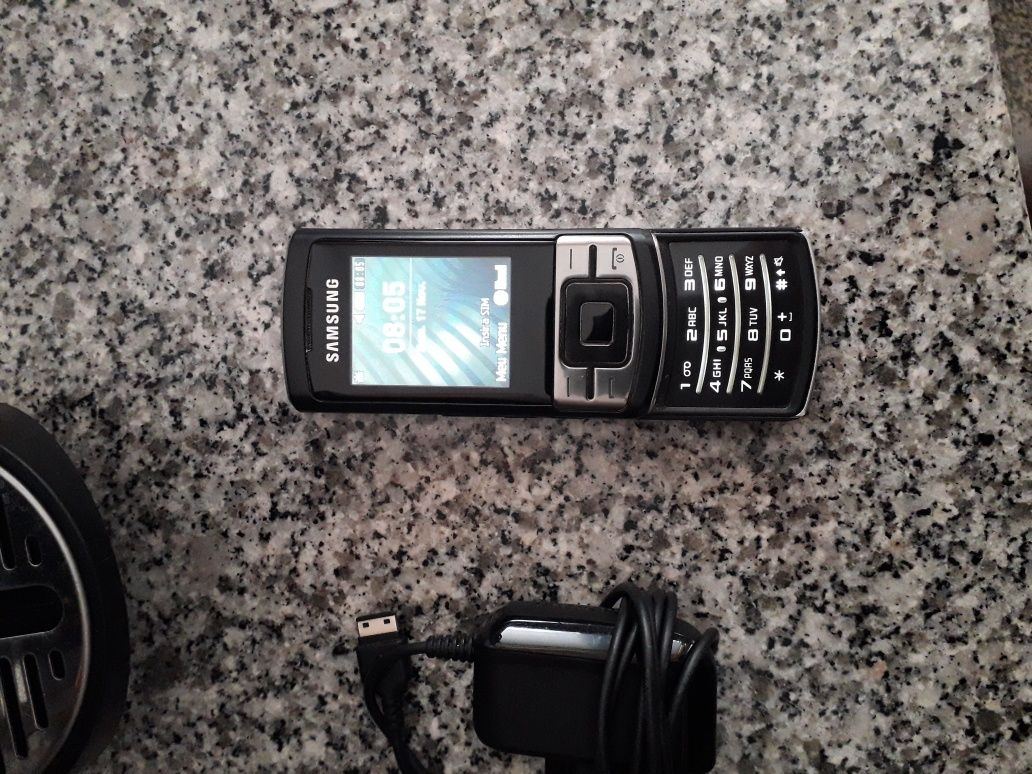 Telemóvel Samsung c3050 antigo