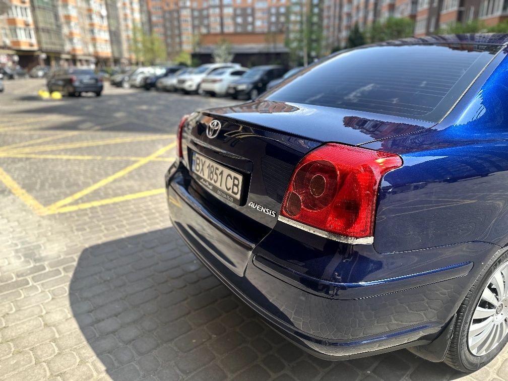 Продам тойоту Avensis