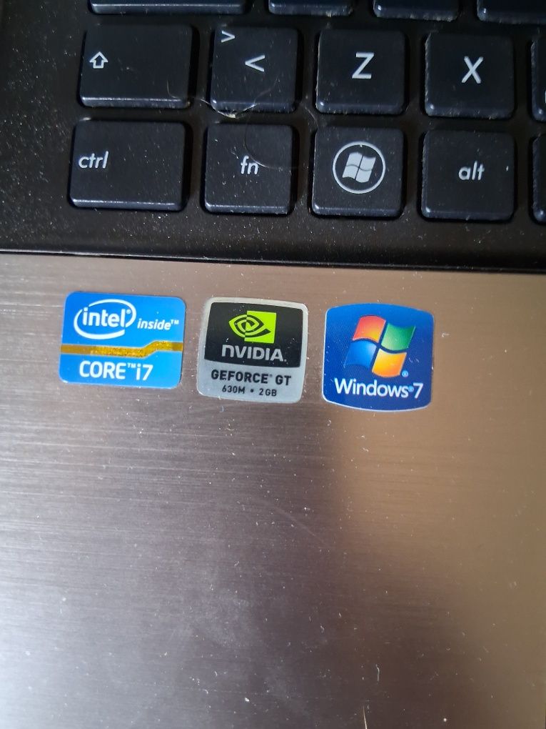 Portátil Asus I7 com Nvidia em óptimo estado