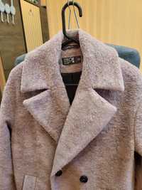 Жіноче тепле пальто