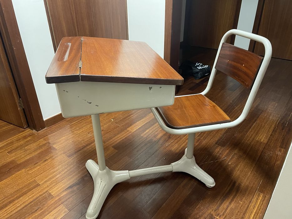 Secretária escola antiga