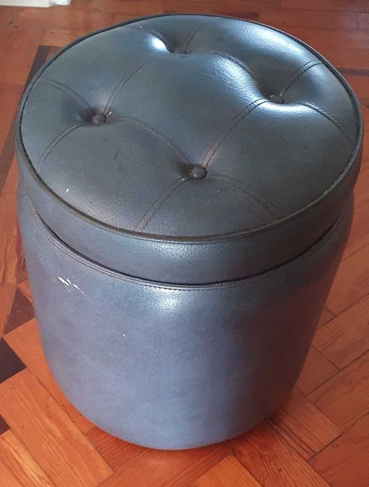 Puff/ banco em pele- Oportunidade