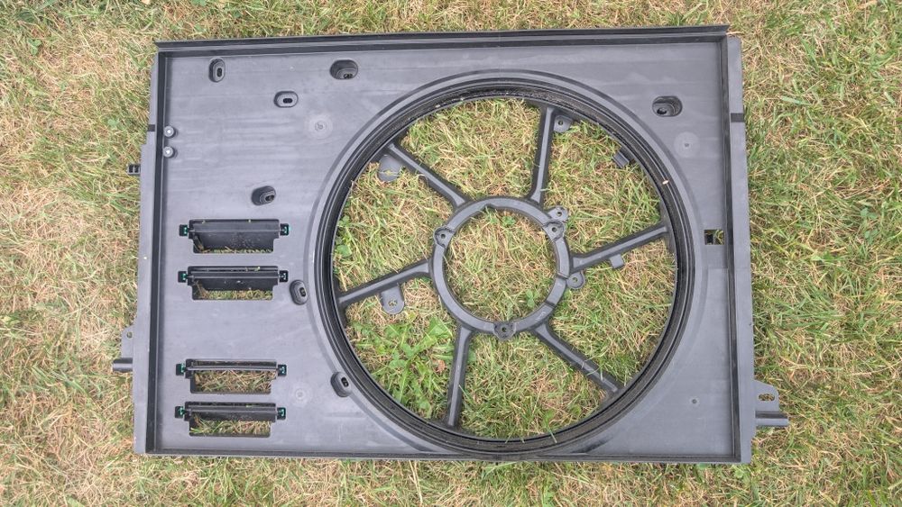 Obudowa wentylatora chłodnicy FS2198 T85047B  KADJAR QASHQAI Nowy Oryg