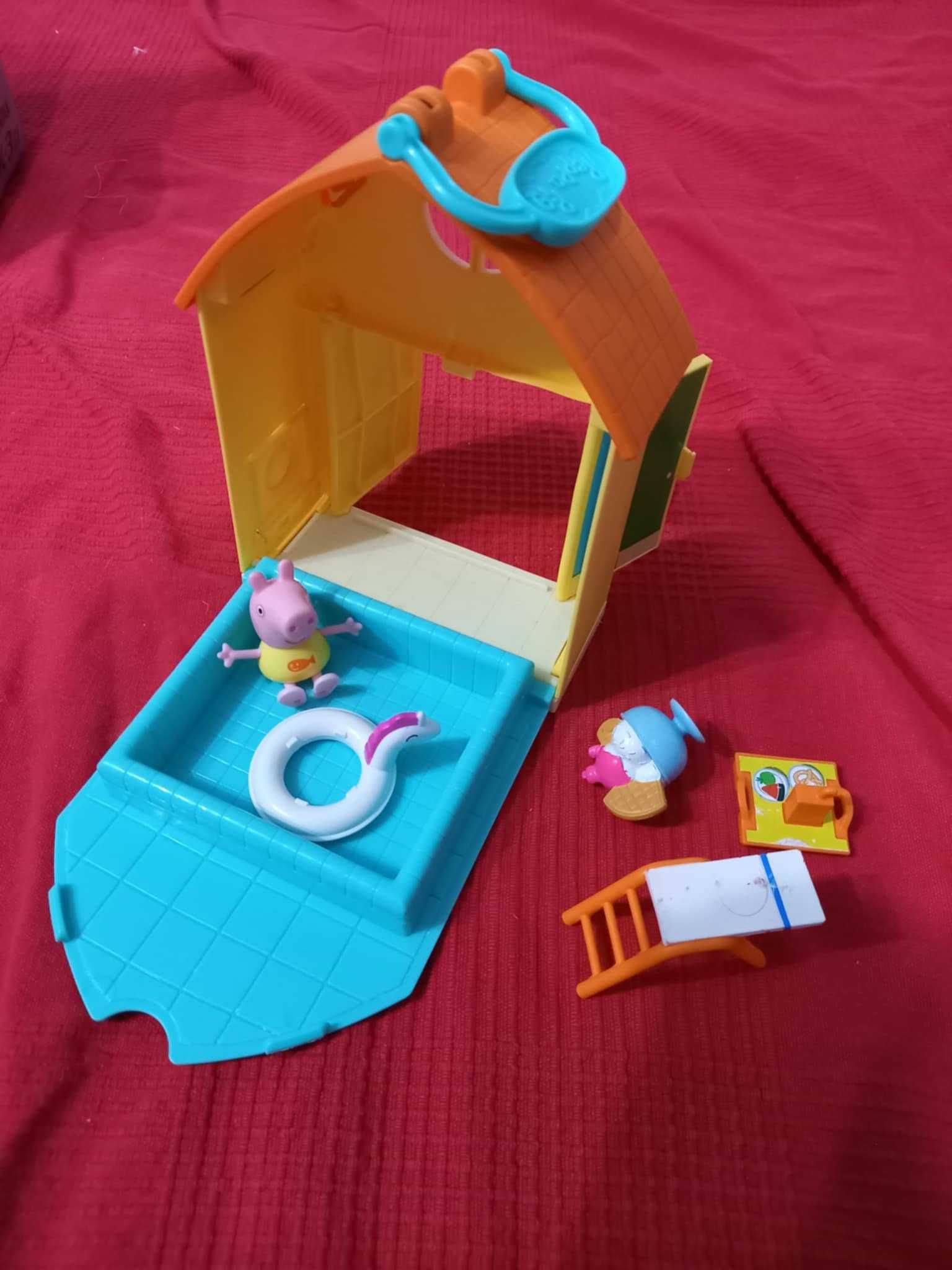 Świnka Peppa Zestaw z figurką - Basen +akcesoria