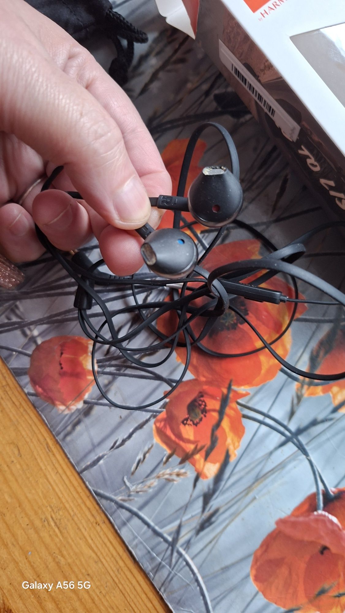 Słuchawki douszne JBL Tune 205.