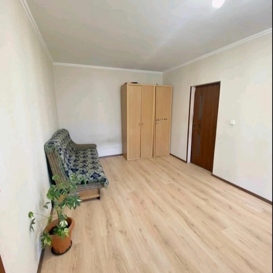 Продаж 2-кім кВ в ценлянгму будинку вул. Пасічна