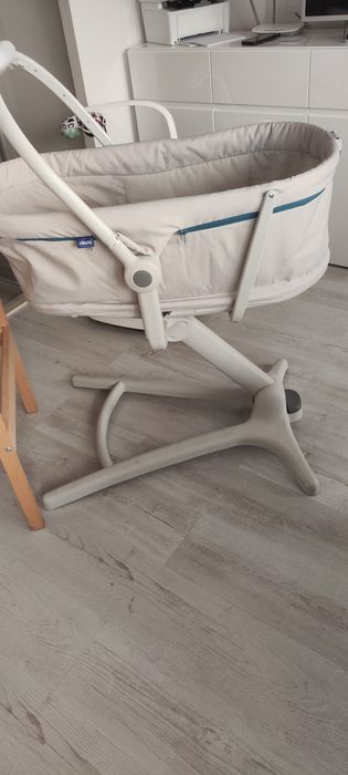Łóżeczko Chicco 4w1 + przewijak Ikea wraz z akcesoriami