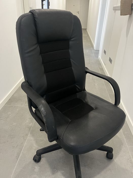Cadeira de Escritório - Estado Razoável