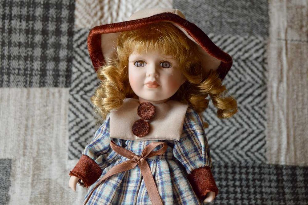 Boneca de porcelana