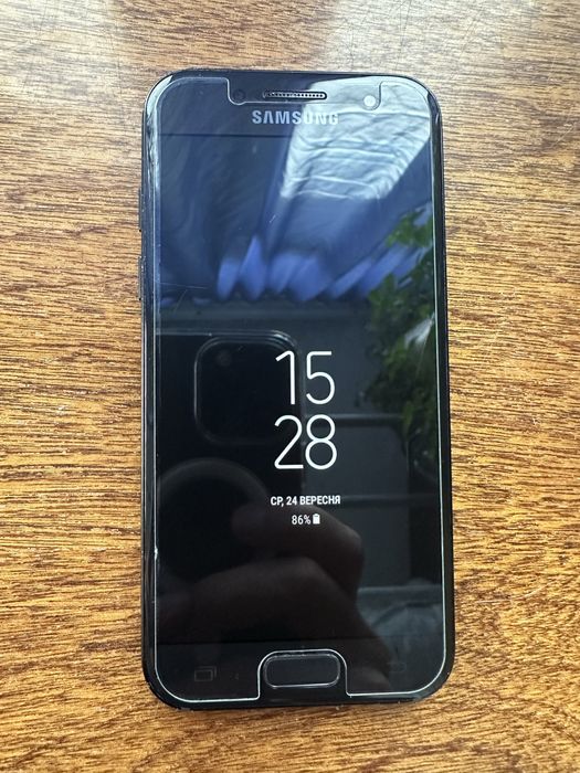 Продам Samsung Galaxy A3 (2017) SM-J730FM/DS, 16 ГБ – у хорошому стані