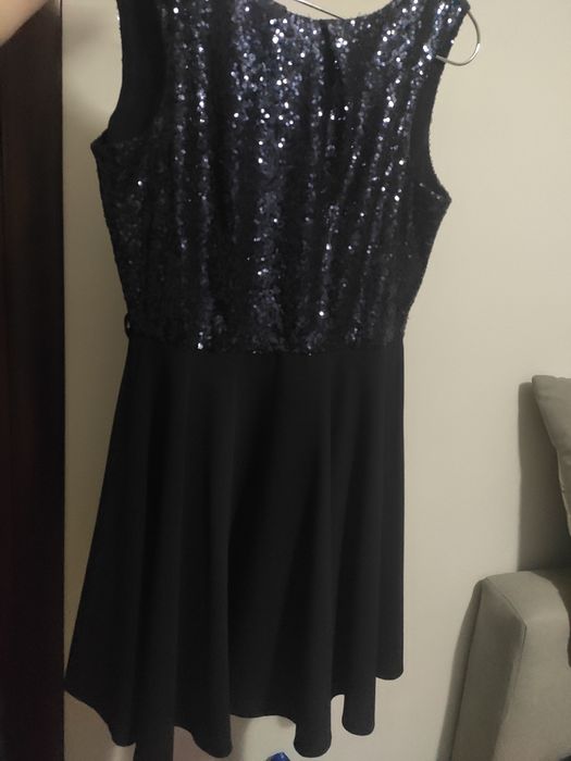 Плаття чорне з синіми паєтками