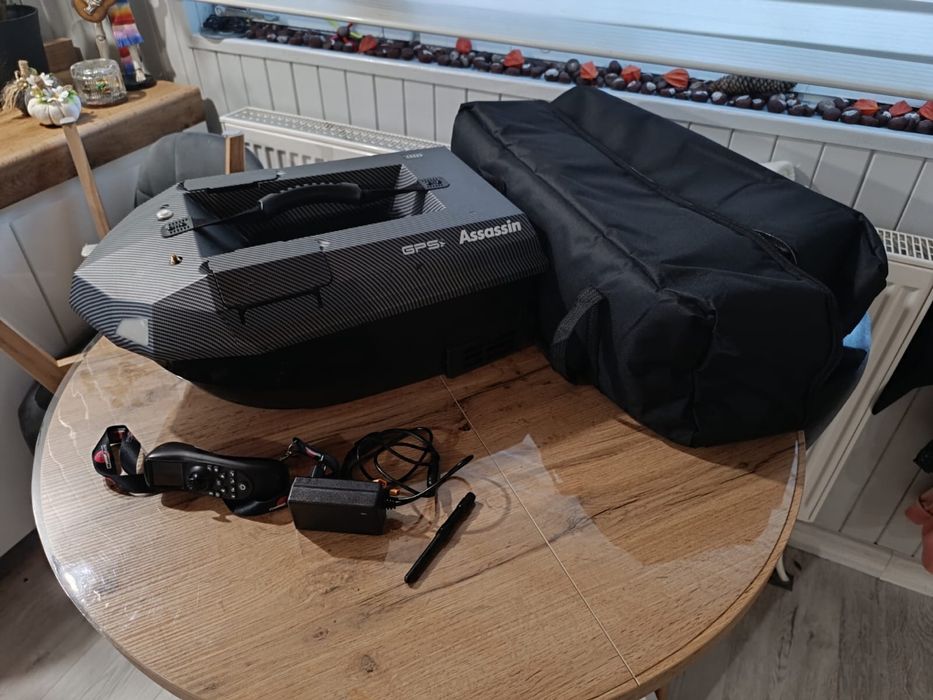 Łódka zanętowa assassin carbon gps