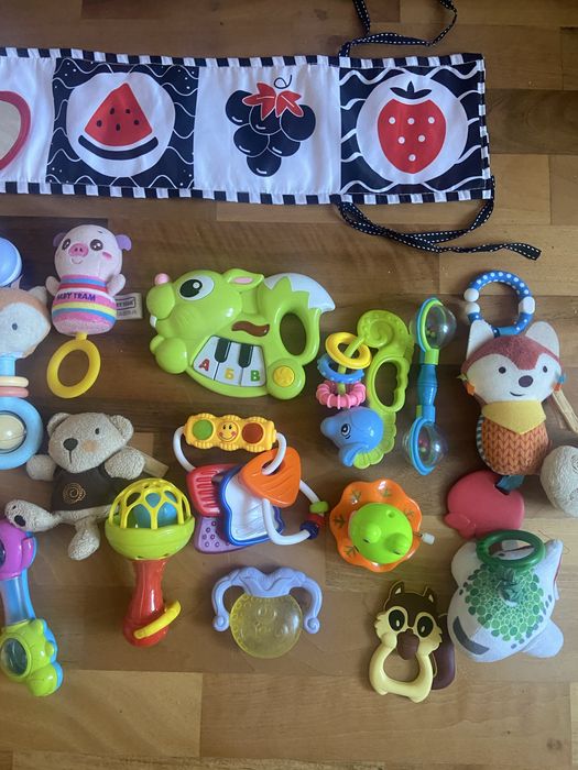 Лот іграшок (від 0 місяців)