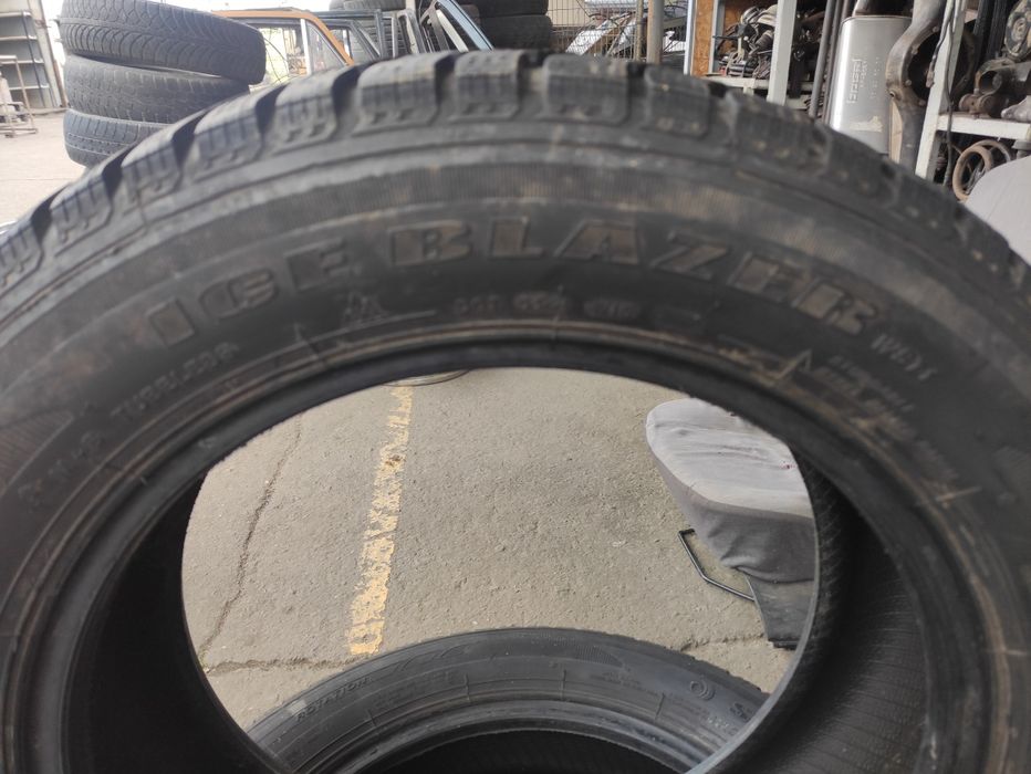Продаю резину ICE BLAZER 215/60R17 SAILUN
